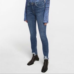 Frame Le Skinny de Jeanne Mid-Rise Jeans in Van Ness Chew 26
